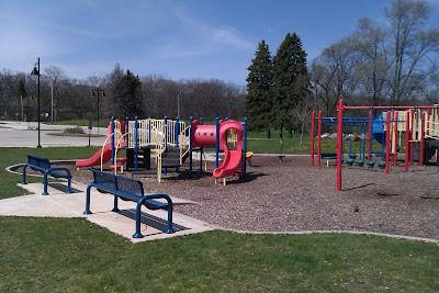 Playground Fun!: Sunny Hill Park, Streamwood