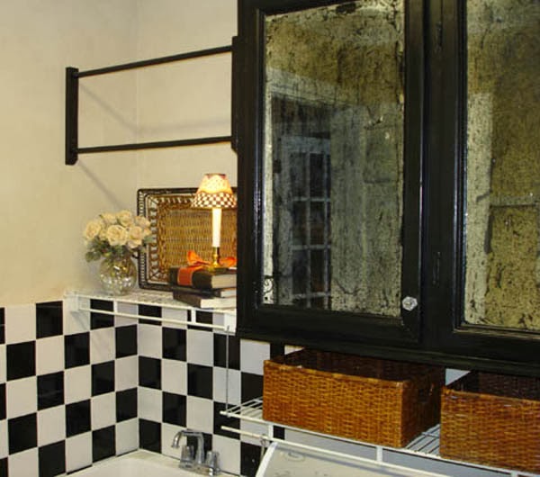 An Easy Way To Create An Antique Mirror