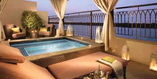 فنادق أبو ظبي التي بها مسبح خاص