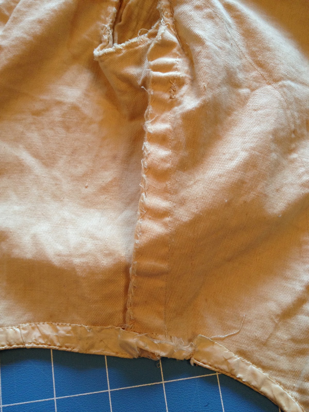 Dressed in Time: A mid 19th century silk bodice. Alterations and split ...