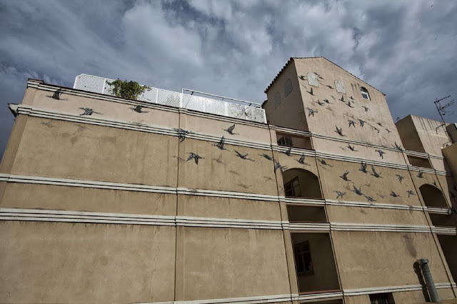 Chinese Street Artist DALeast Paints A new mural in Malaga For "Maus Malaga" Urban Art Event. 4