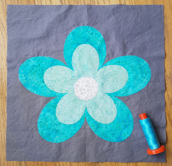 Devoted Quilter: Double Flower - Quilt Block Mania