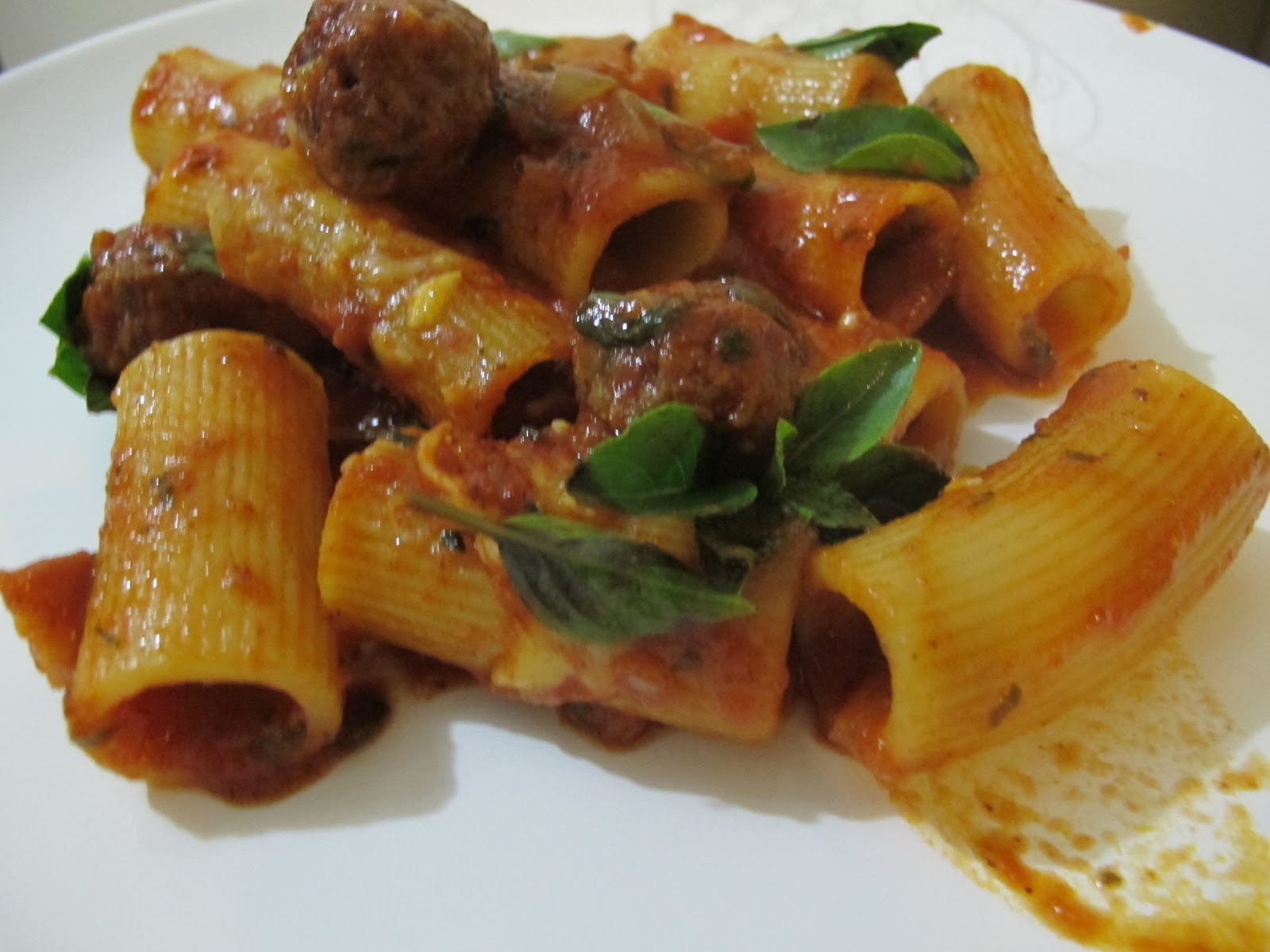 álbum da Lu: Rigatoni com Mini Almôndegas
