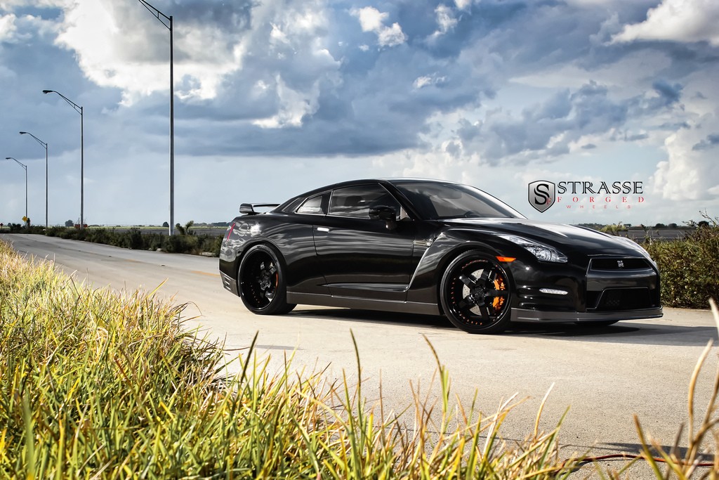Strasse Forged Wheels: Whoaaaaa check out this '13 Jet Black GTR! :)