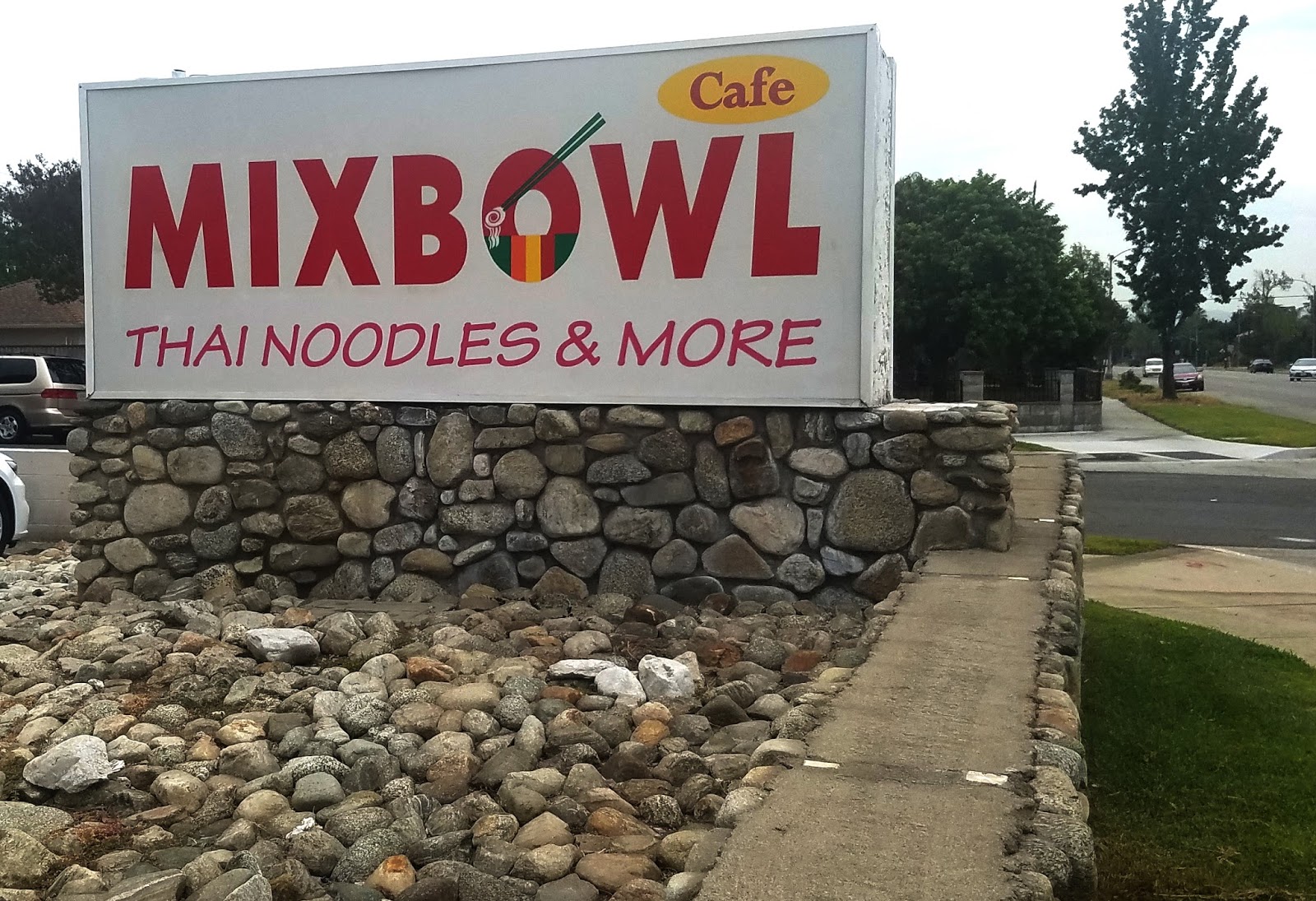 Dining in Pomona Mix Bowl Cafe 1520 Indian Hill Blvd Pomona, CA 91767