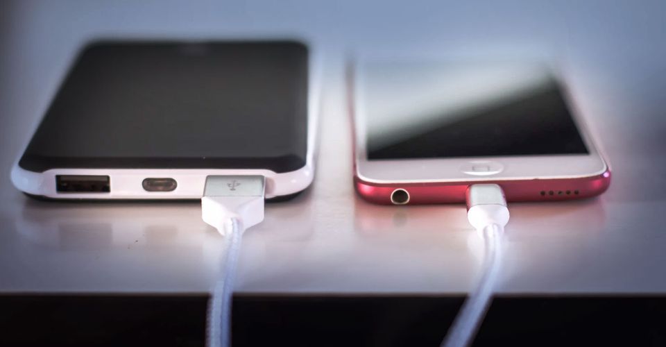 Avoid Charging Your Phone Overnight, Here's Why It's Bad - Tricksgum
