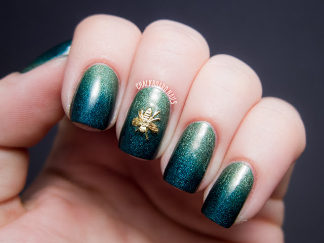 Chalkboard Nails: Sponged gradient with bee nail charm