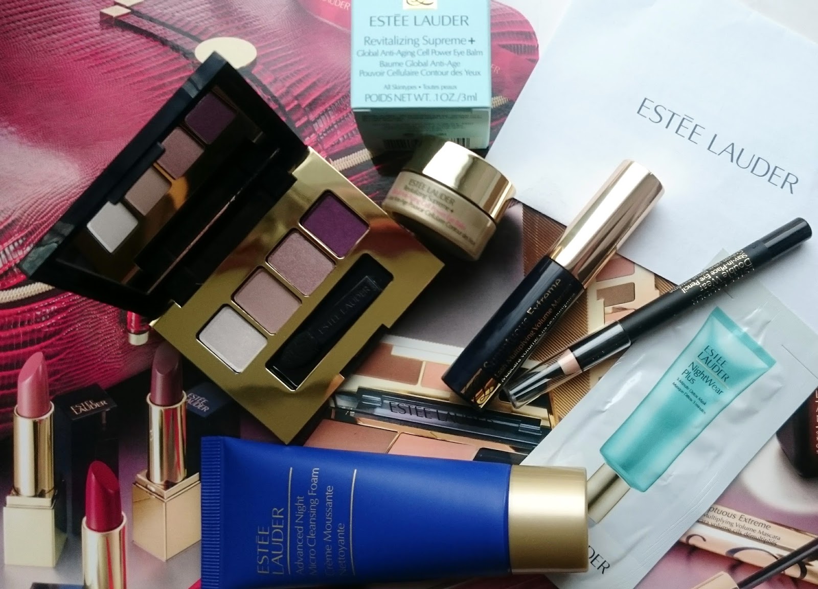 косметичка эсте лаудер. эсте лаудер косметика. эсте лаудер косметика. эсте лаудер косметика. косметичка эсте лаудер.