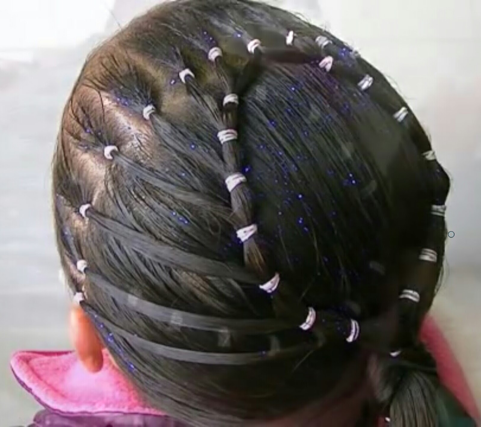 Accessoiriser ses cheveux- 28 idées de coiffure headband  Coiffure avec  foulard, Turban cheveux, Idées de coiffures