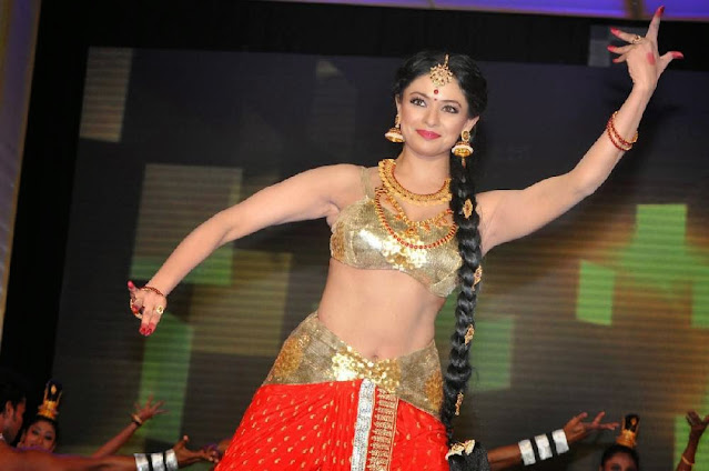 Pooja Kumar Dancing Stills At Telugu Movie Audio Launch 23