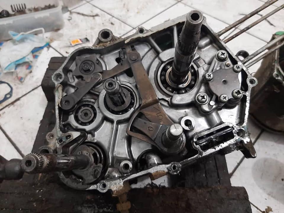 Restorasi Honda EX5 Dream