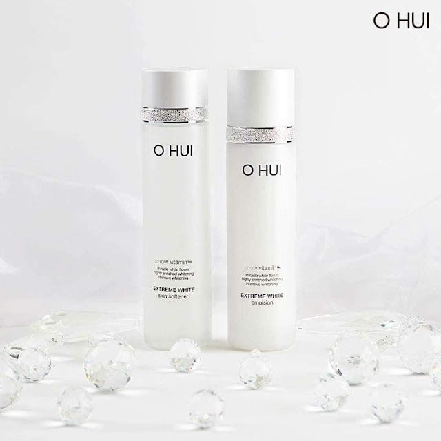nuoc hoa hong OHUI Extreme White Skin Softener