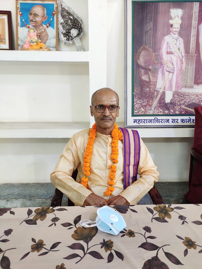 संस्कृत विश्वविद्यालय में 41वे  कुलपति के रूप में डॉ शशिनाथ झा ने कार्यभार संभाला