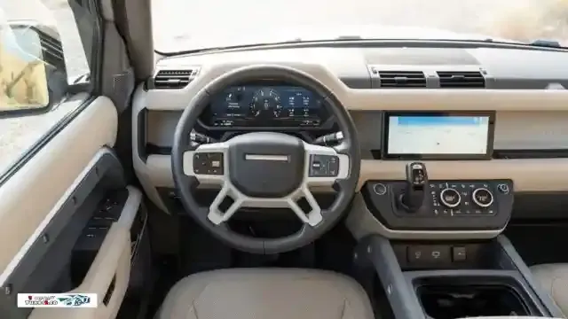 سيارة لاند روفر ديفندر 2022 من الداخل Land Rover Defender 2022 SUV