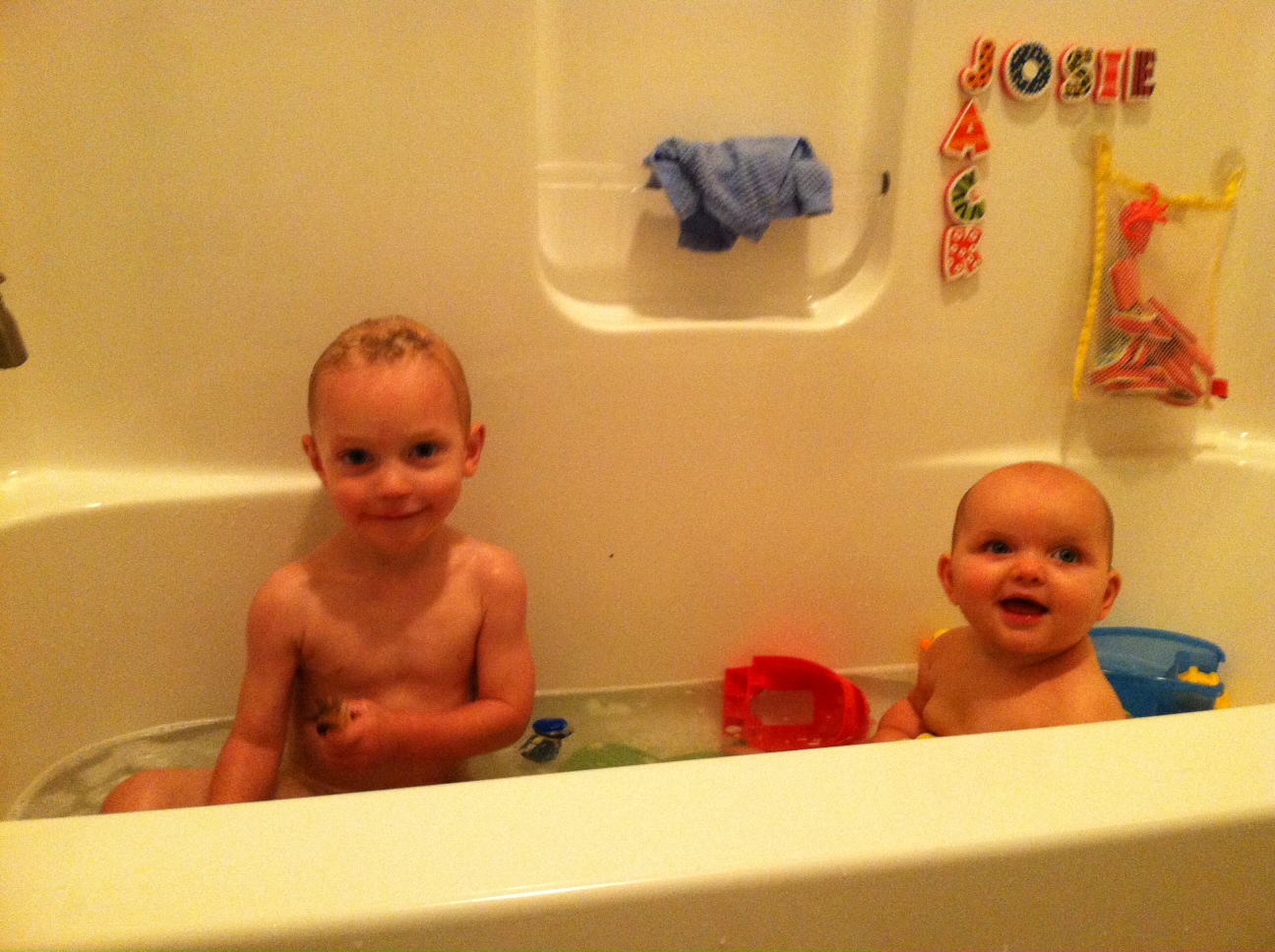 Our Becker Blog Brother, Sister Bath Time