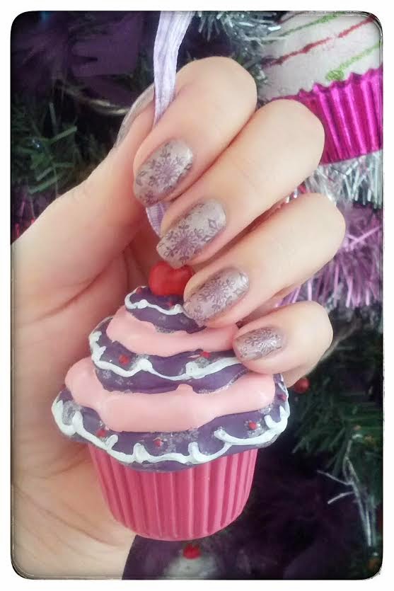 Christmas Nailart #3 : Les flocons de neige Christmas Nailart #3 : Les flocons de neige