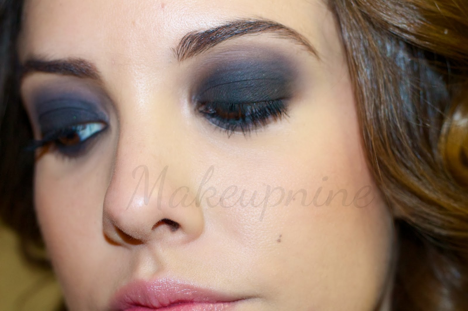 Makeupnine Ahumado negro y gris Makeupnine Ahumado negro y gris