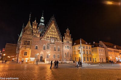 Rynek: ratusz miejski