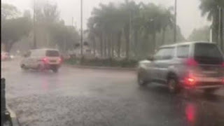 मौसम का बदला मिजाजः दिल्ली-NCR में तेज बारिश के साथ गिरे ओले मौसम का बदला मिजाजः दिल्ली-NCR में तेज बारिश के साथ गिरे ओले