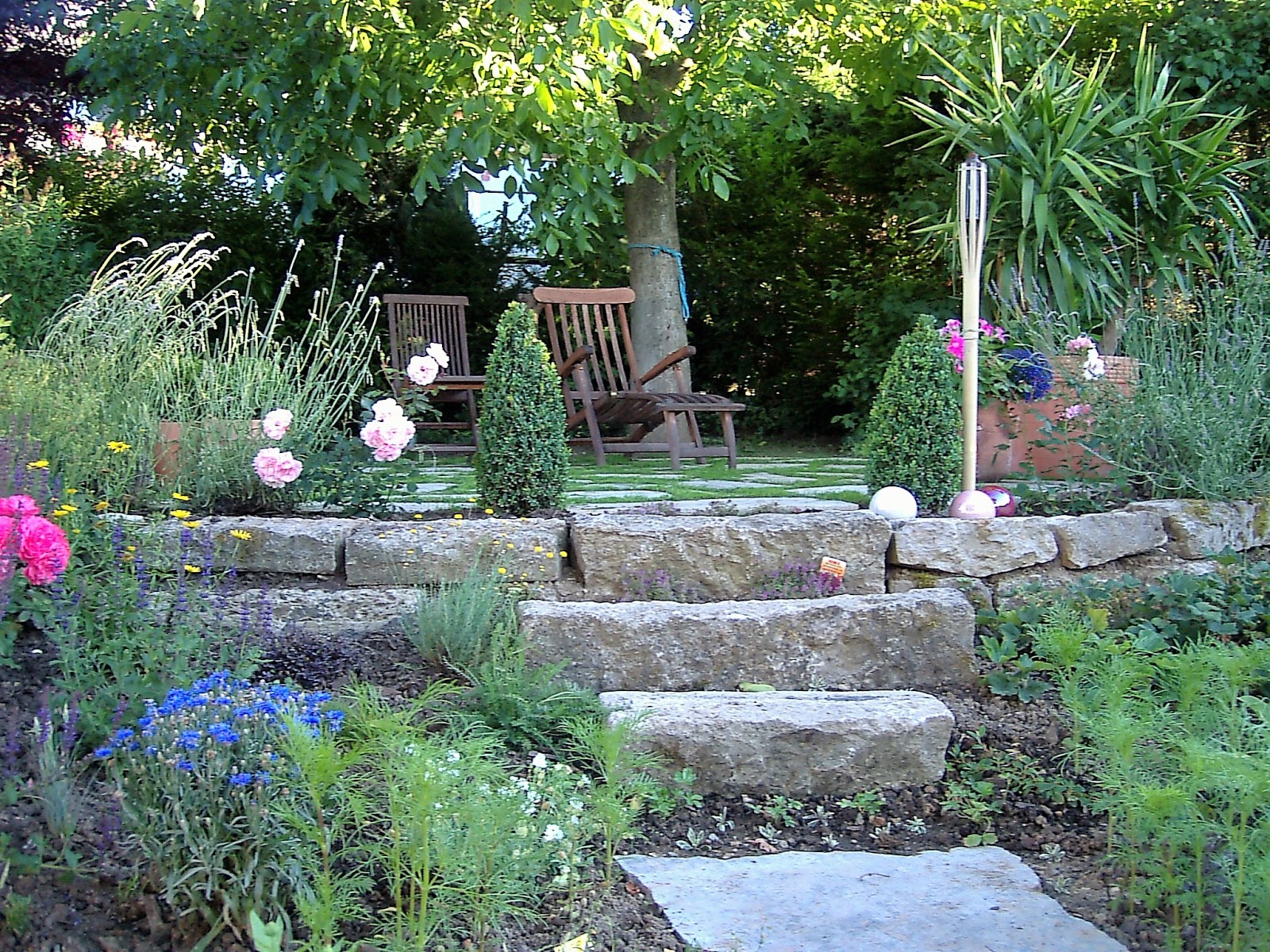 Luxus pur… verschiedene Sitzplätze im Garten