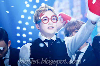 Photos of EXO Xiumin wearing a glasses Photos of EXO Xiumin wearing a glasses