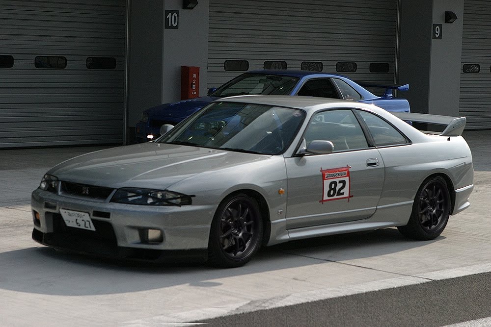 One Man's Lonely Adventures In His R33 Skyline GT-R: March 2011