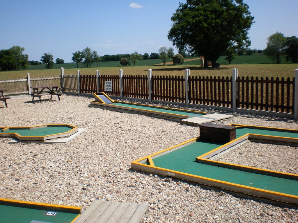 The Ham and Egger Files Minigolfing at Blake End in Essex