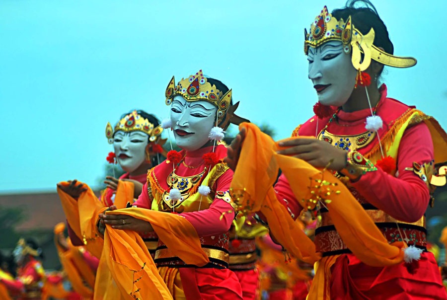 Tarian Tradisional Brebes Jawa Tengah - Adat Indonesia
