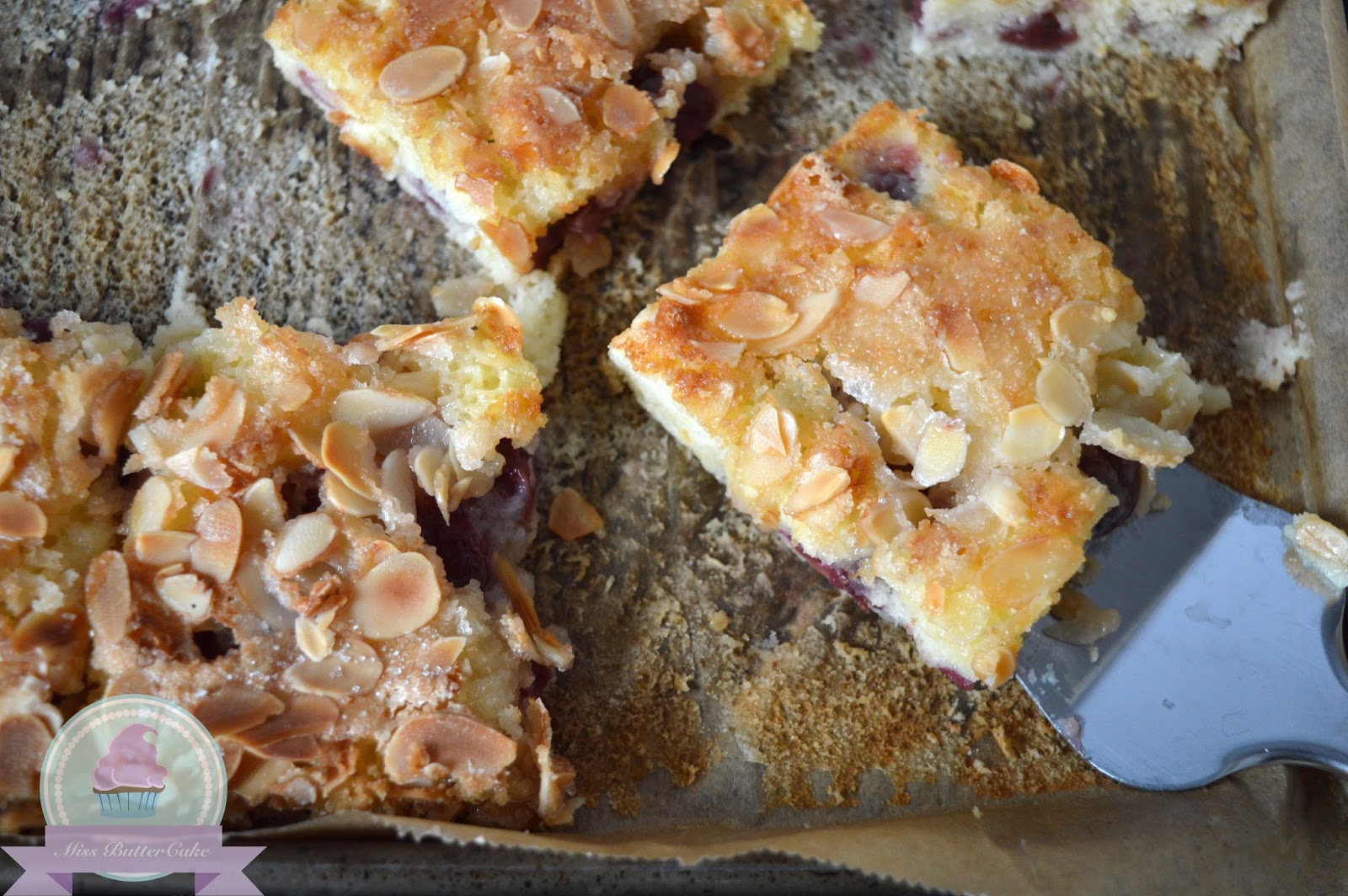 Miss-ButterCake : Mandel-Kirsch Blechkuchen Miss-ButterCake : Mandel-Kirsch Blechkuchen