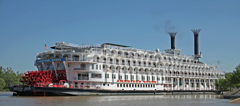 American Queen docked at Vicksburg