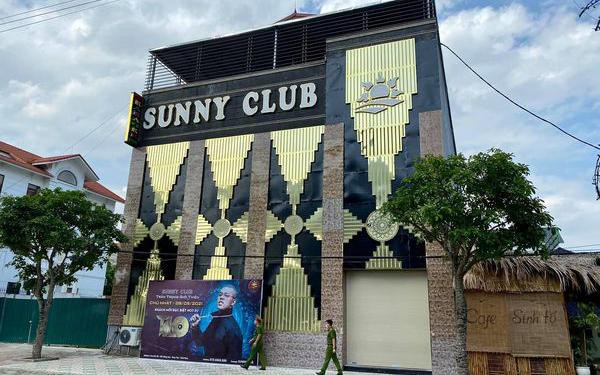 Clip nóng quán karaoke Sunny 3