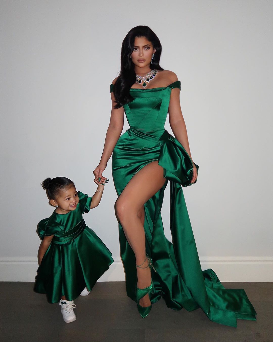 The Kardashian Christmas Party Stylish Starlets