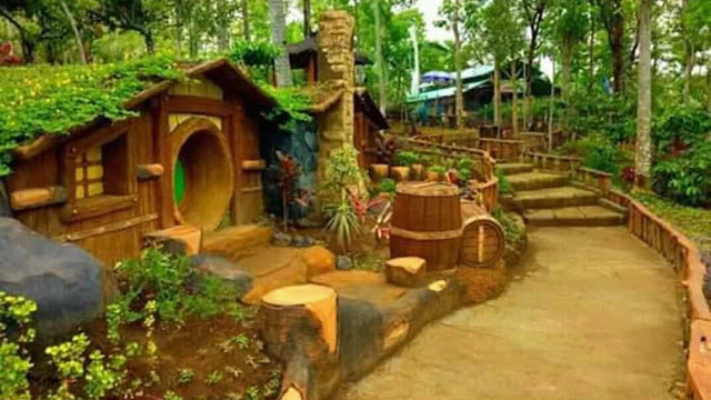 Rumah Hobbit Banyu Mili