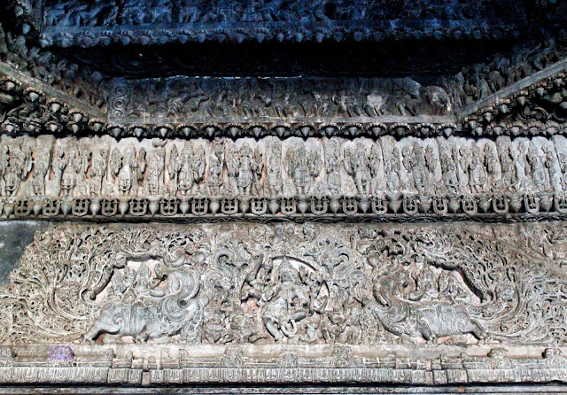The carvings on the lintel of one of the dorrways of the main shrine