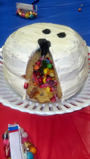 Pinata Cake #bowling #cake #pinata #birthday #party #cake #kids