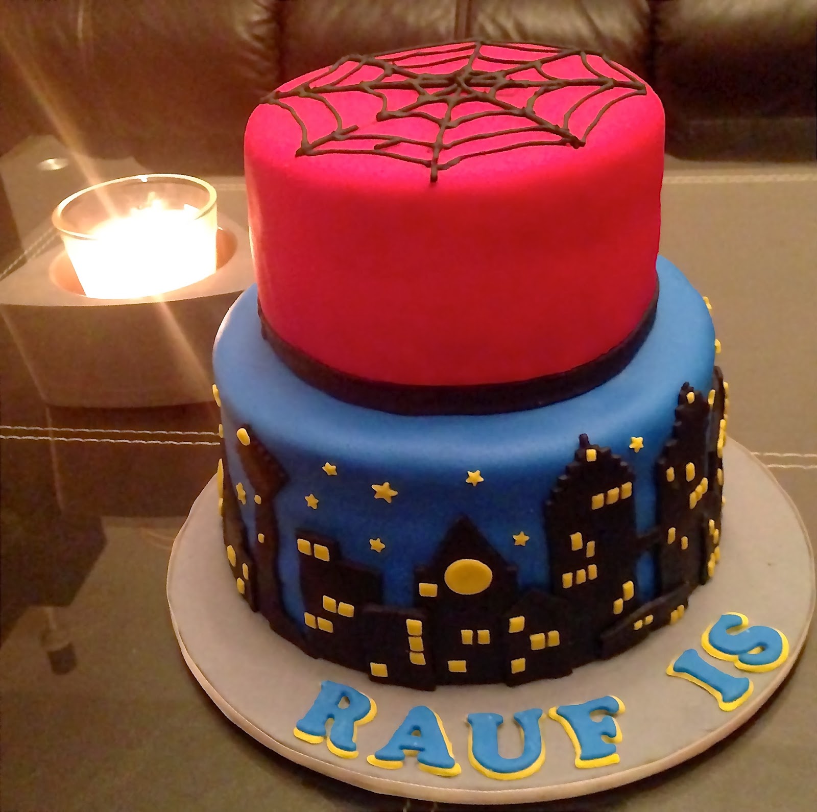 signature cupcakes Cartoon Character Birthday Cake 