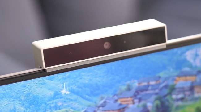 The 720p camera attached at the top bezel of Mi Notebook 14 Horizon Edition separately.
