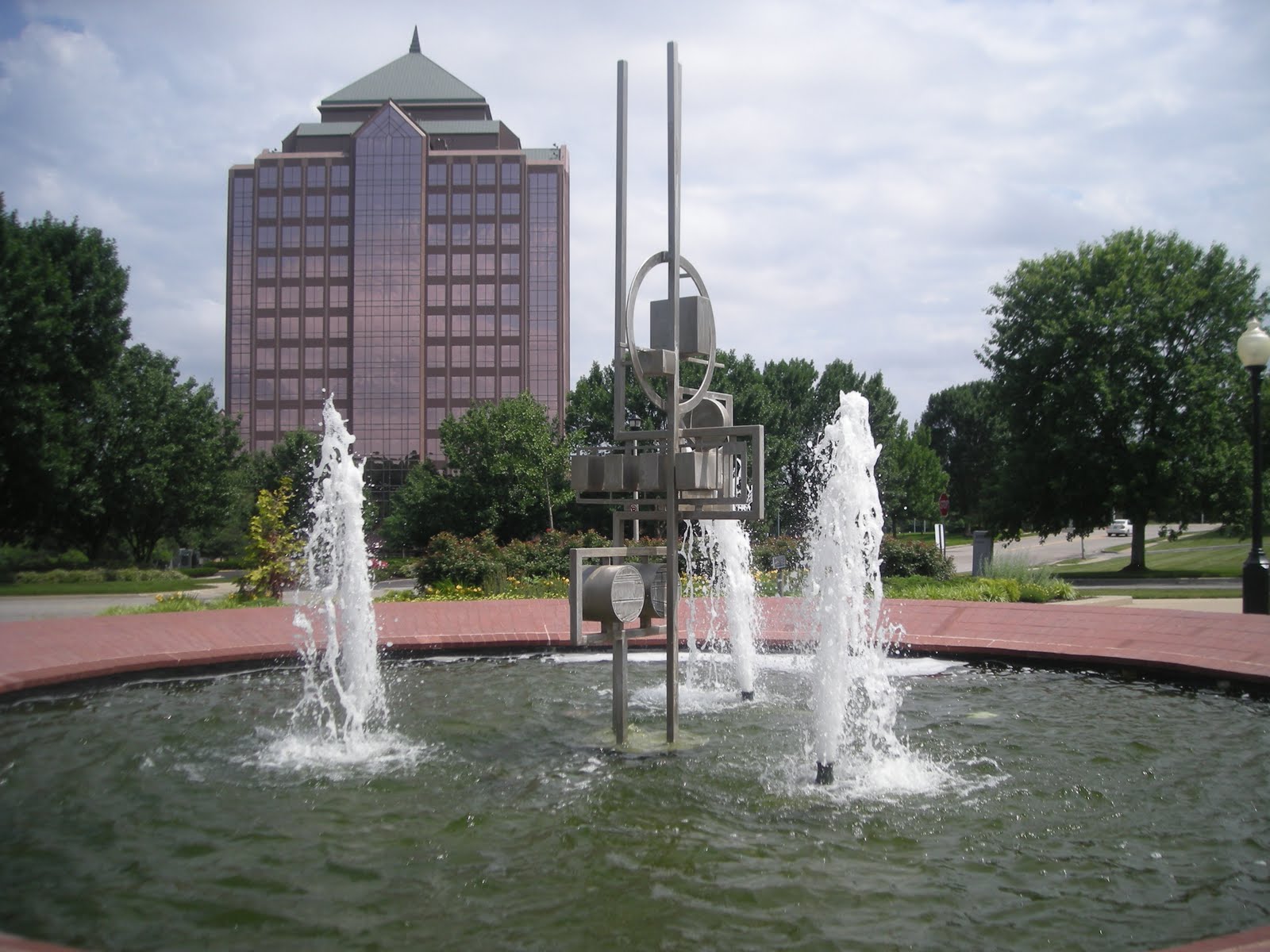 Cutting Coupons in KC Kansas City Tour of Fountains Kansas Side Fountains
