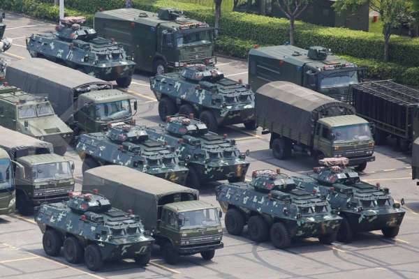 Paramiliter China Gelar Latihan Di Perbatasan Hongkong Paramiliter China Gelar Latihan Di Perbatasan Hongkong