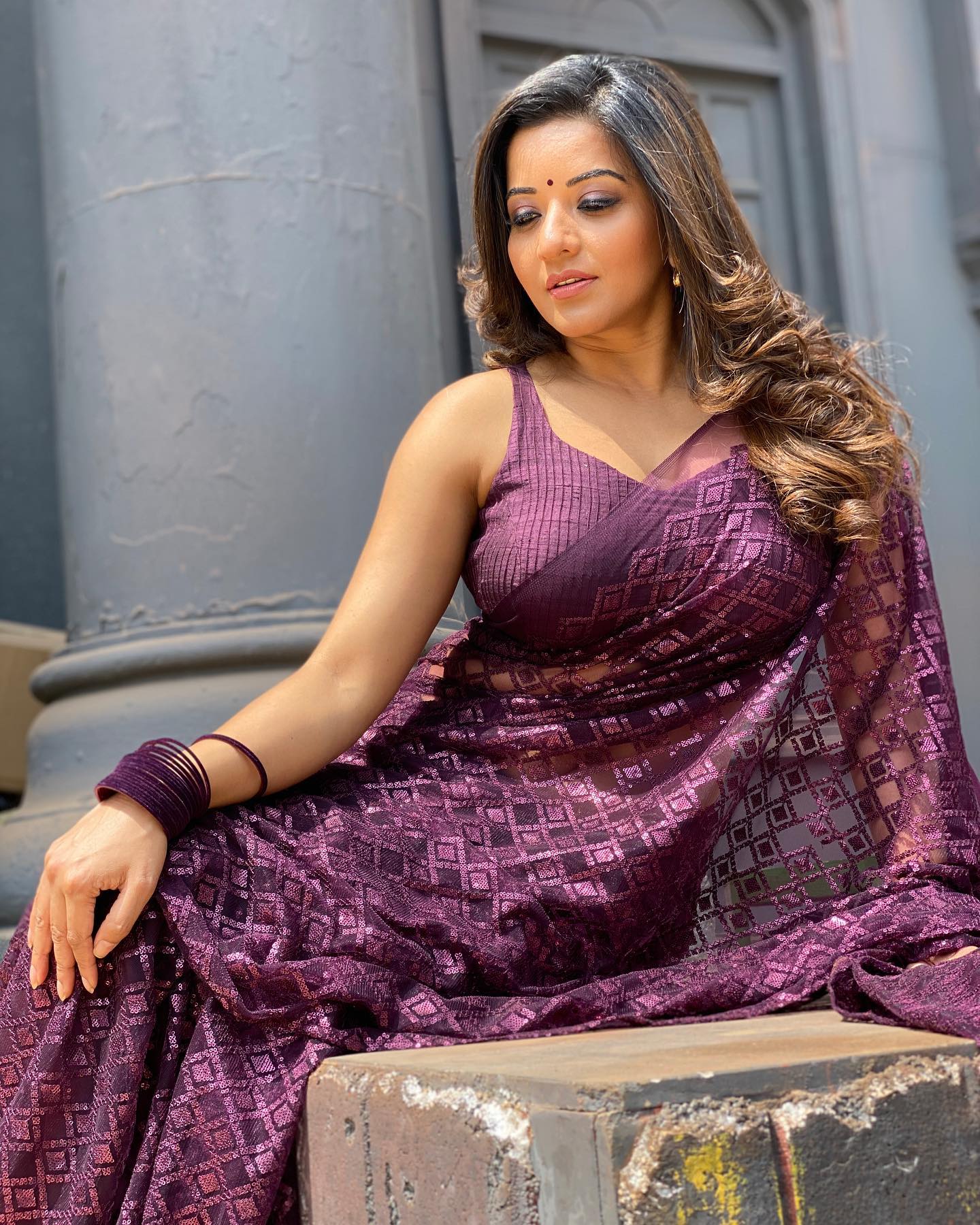 Hot Saree: Bhojpuri Actress Monalisa Hot Photos in New Model Fashion Sarees