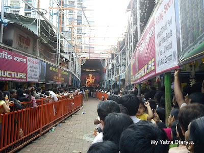 Long narrow queues to meet the Lalbaugcha Raja during Ganeshotsav