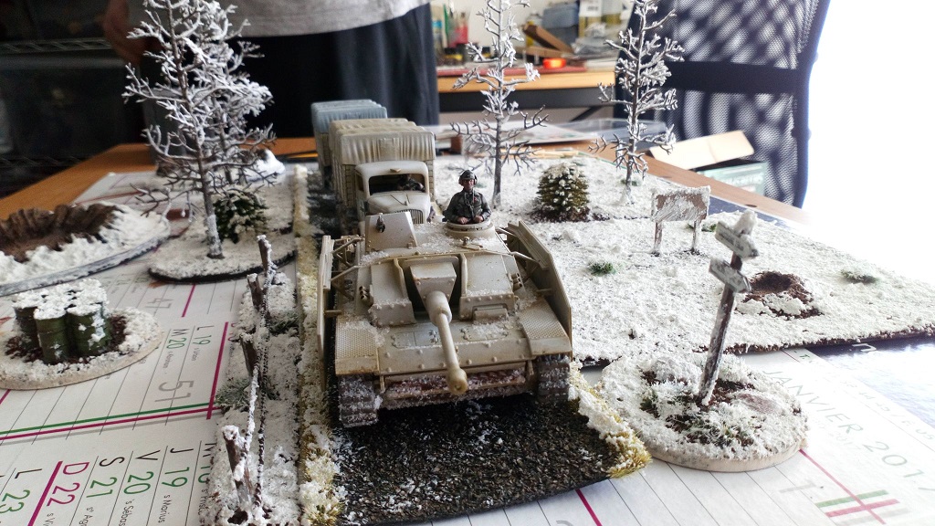 Bataille des Ardennes : US, Allemands et table de jeu ApiuXa4Q