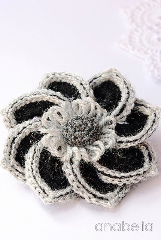 Sheila crochet brooch by Anabelia