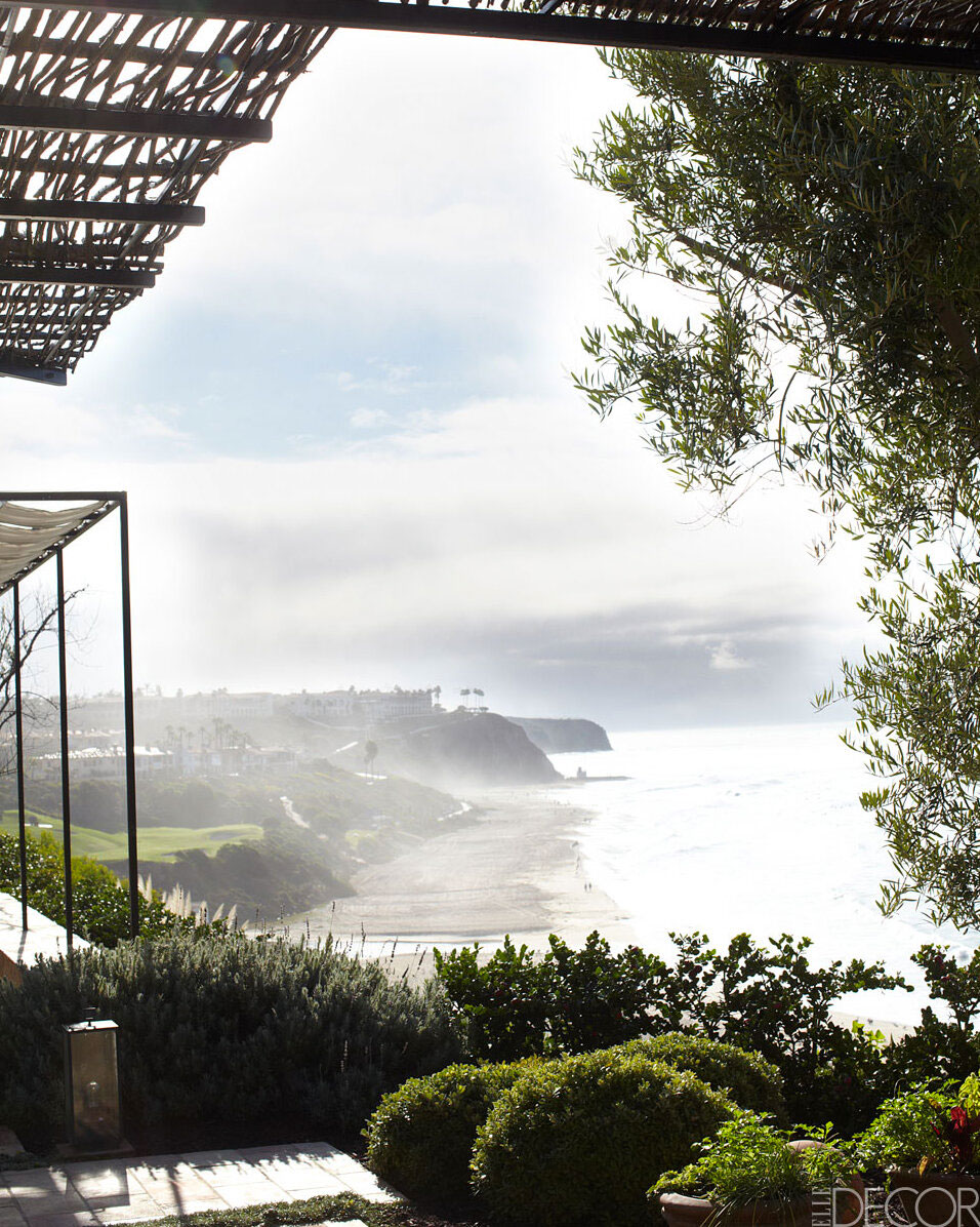 An oceanfront house with Mediterranean vibes  in California