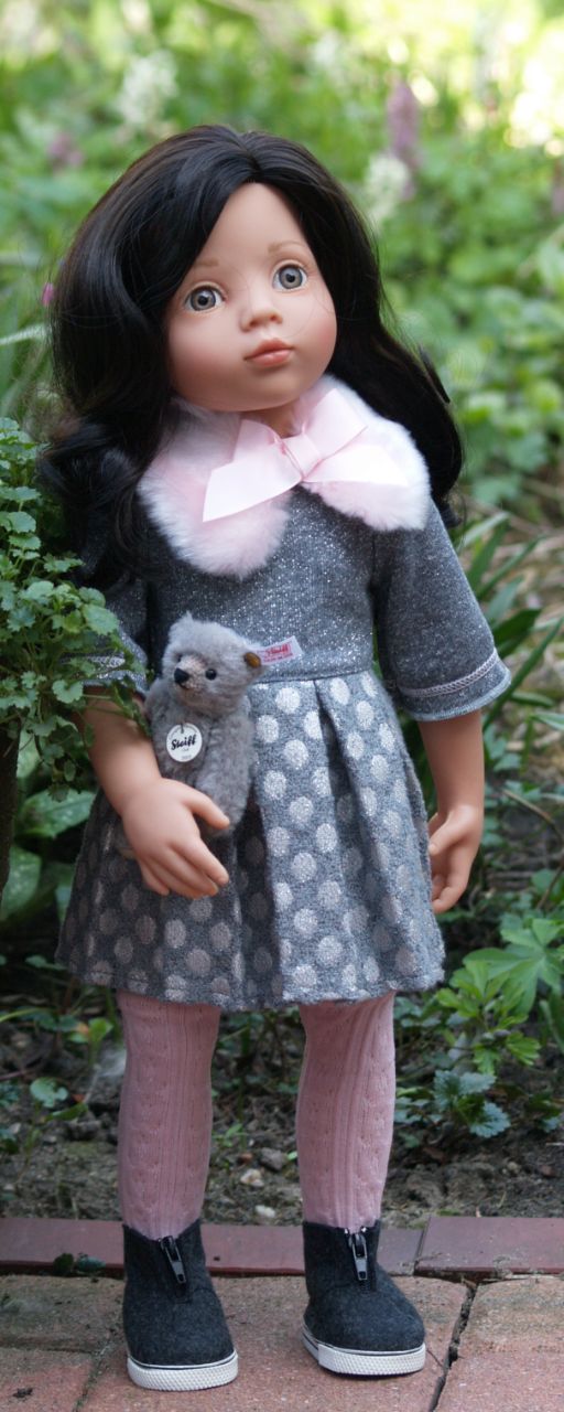 Cobia's Dolls: HK Emma and Luisa 2017