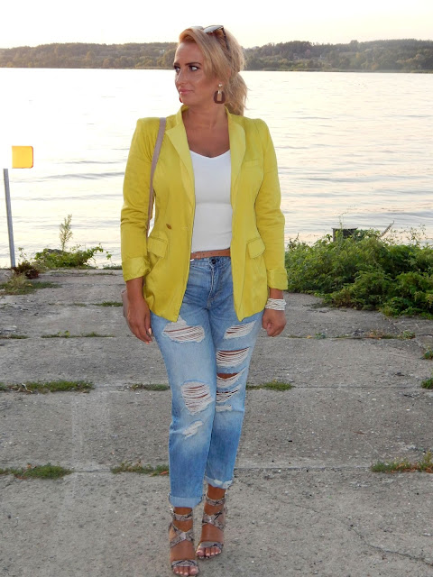 yellow12.jpg