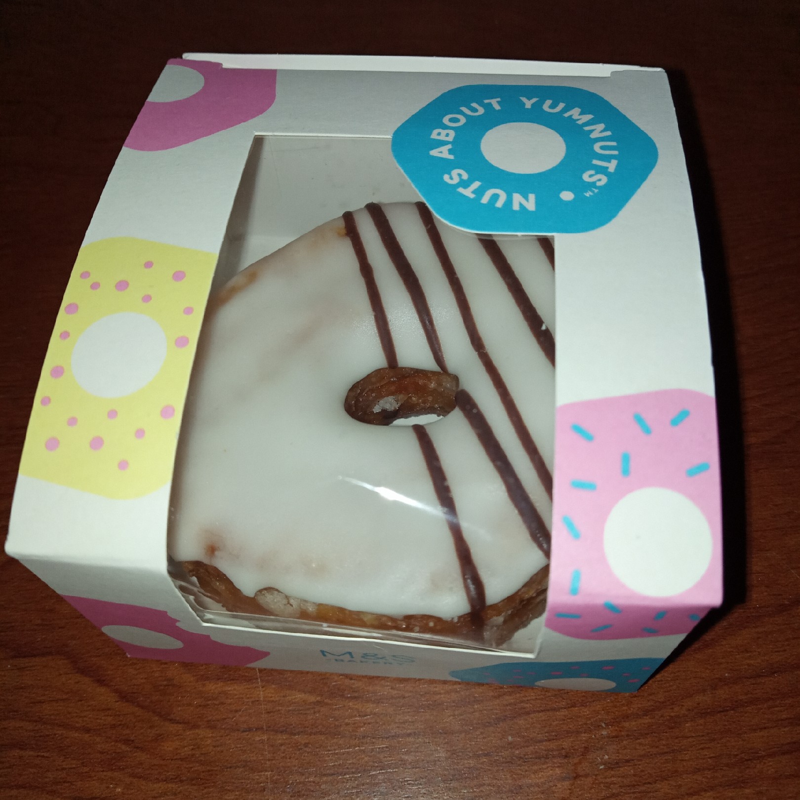 Supersupergirl's Food Reviews Marks Spencers milk and cookies yumnut