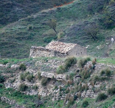 Rudere in fondo alla valle