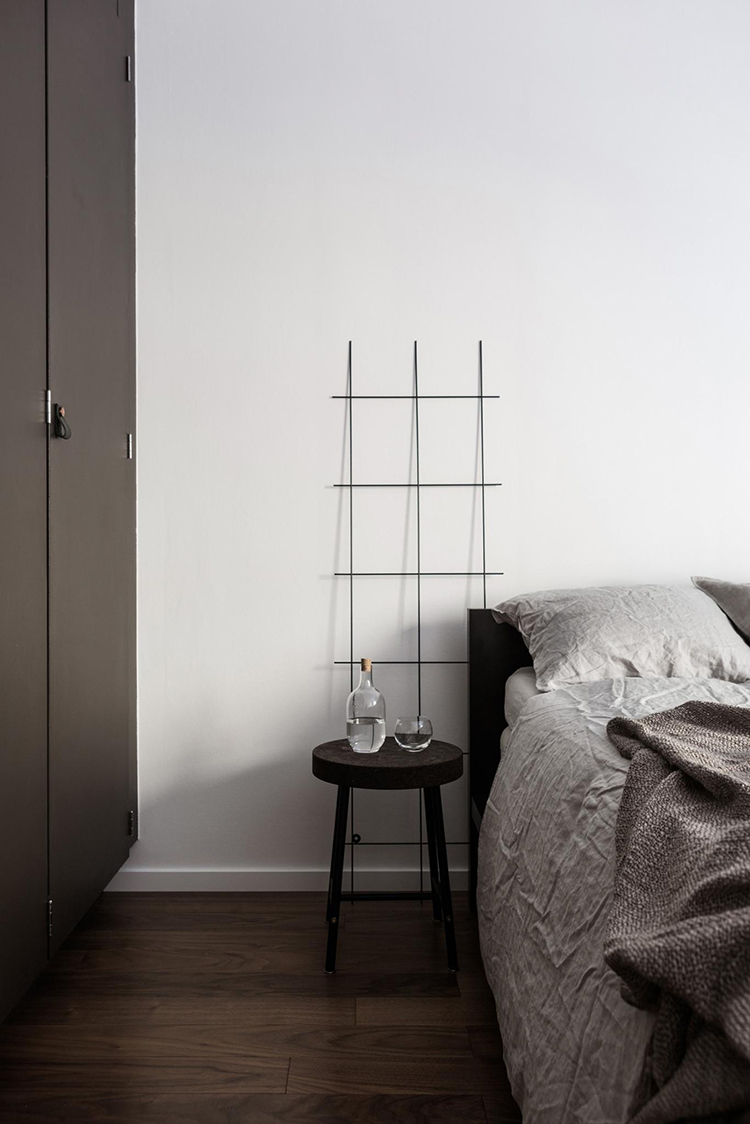 Would You Use A Small Stool As A Nightstand My Paradissi