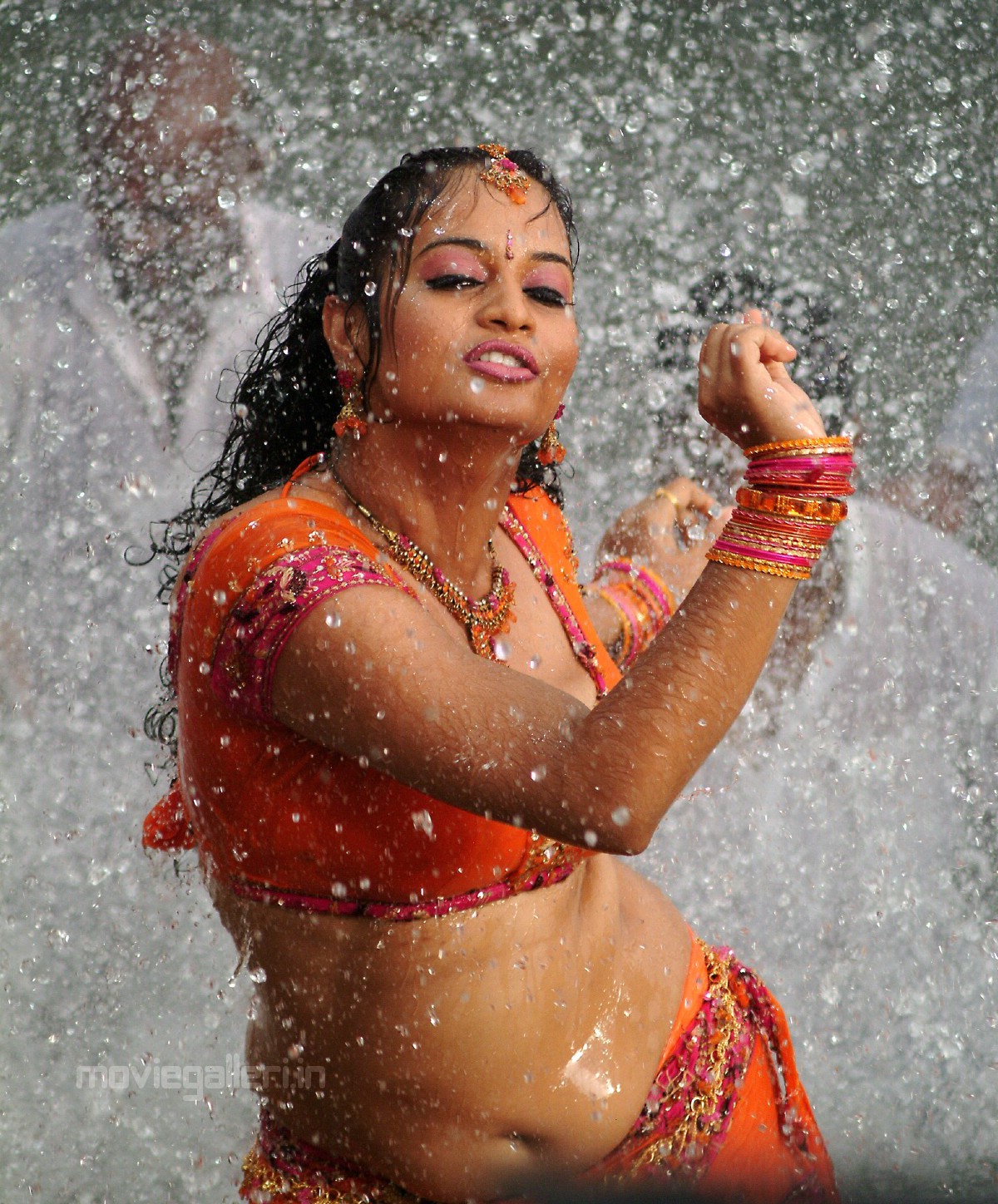 hot-naked-wet-indian-ladies